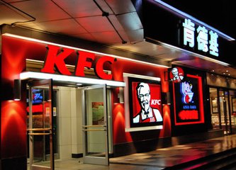 77 岁依然玩得一手好 Social，没想到你是这样的肯德基！