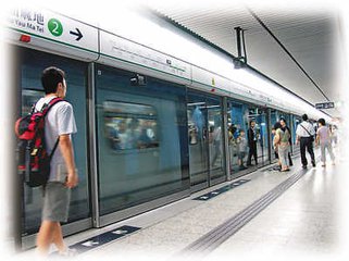 甩开呆板形象，15 位设计师将台北地铁大变身！