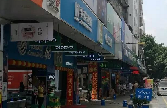 OPPO和Vivo挖的坑,华为小米会跳下去吗?