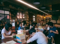 共享图书来了？网红书店变身“图书馆”